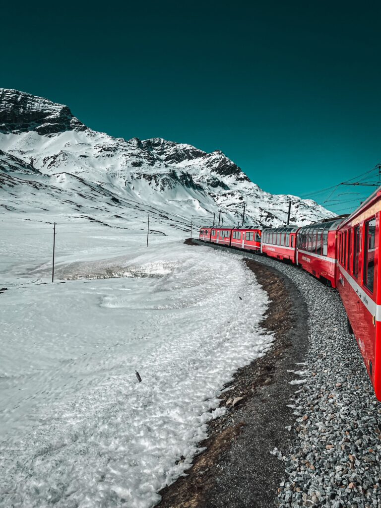 trein in sneeuw